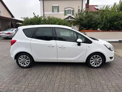 Weiß Gebraucht 2016 Opel Meriva drive Van / Kleinbus | 6.800 € (Guter Preis)