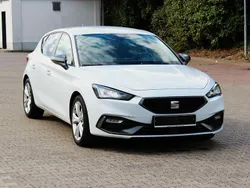 Weiß Gebraucht 2022 Seat Leon FR-Line Limousine | 15.449 € (Superpreis)