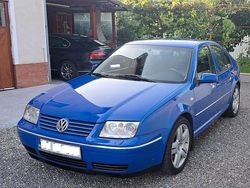 Blau Gebraucht 2002 VW Bora Highline Limousine | 7.850 €