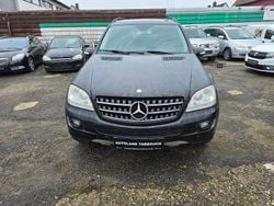Schwarz Gebraucht 2005 Mercedes ML320 SUV | 3.950 €