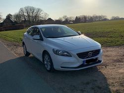 Weiß Gebraucht 2015 Volvo V40 Linje You! Kombi | 12.300 € (Fairer Preis)