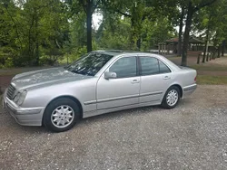 Silber Gebraucht 1999 Mercedes 220 Limousine | 4.500 €