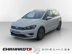 Weiß Gebraucht 2017 VW Golf Sportsvan Sound Van / Kleinbus | 16.480 € (Etwas zu teuer)