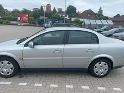 Schwarz Gebraucht 2002 Opel Vectra Limousine | 2.500 € (Fairer Preis)