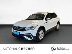 Weiss Gebraucht 2024 VW Tiguan Allspace Life SUV | 37.430 € (Fairer Preis)