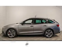 Metallic Gebraucht 2022 Skoda Octavia RS | 31.940 € (Fairer Preis)