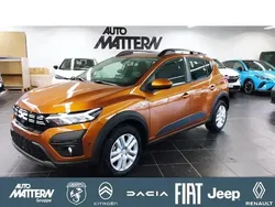 Orange Gebraucht 2025 Dacia Sandero Expression Kleinwagen | 18.544 € (Etwas zu teuer)