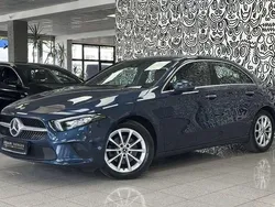 Denimblau metallic Gebraucht 2022 Mercedes A200 Limousine | 31.490 € (Teuer)