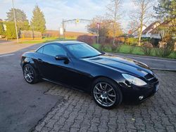 Obsidianschwarz metalliclack Gebraucht 2009 Mercedes SLK300 Cabrio | 8.895 €