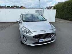 Silber Gebraucht 2018 Ford Fiesta Titanium Kleinwagen | 10.990 € (Fairer Preis)
