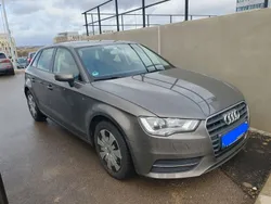 Grau Gebraucht 2013 Audi A3 Sportback Attraction Limousine | 12.650 € (Fairer Preis)