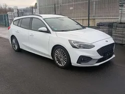 Weiß Gebraucht 2020 Ford Focus Performance Edition Kombi | 11.299 € (Guter Preis)