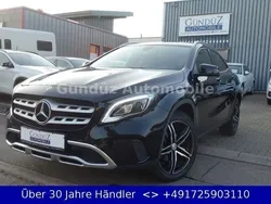 Kosmosschwarz metalliclack Gebraucht 2017 Mercedes GLA220 Urban SUV | 18.995 € (Etwas zu teuer)