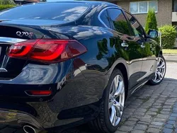 Schwarz Gebraucht 2016 Infiniti Q70 Sport Tech Limousine | 16.800 €