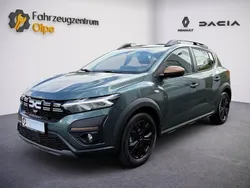 Grün Gebraucht 2024 Dacia Sandero Extreme Kleinwagen | 17.990 € (Etwas zu teuer)