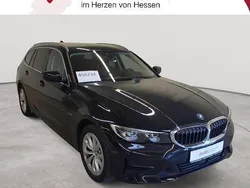 Saphirschwarz metallic Gebraucht 2022 BMW 320e Advantage Kombi | 22.490 € (Superpreis)