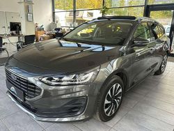 Grau Gebraucht 2022 Ford Focus Titanium X Limousine | 18.490 € (Fairer Preis)