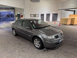 Grau Gebraucht 2004 Renault Mégane II Dynamique Limousine | 4.500 € (Teuer)