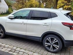 Weiß Gebraucht 2018 Nissan Qashqai N-Connecta SUV | 13.900 € (Guter Preis)