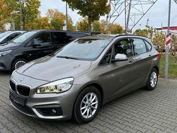 Grau Gebraucht 2016 BMW 218 Kombi | 7.900 € (Guter Preis)