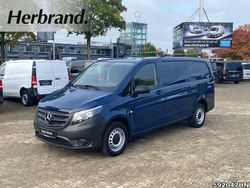 Blau Gebraucht 2022 Mercedes Vito Van / Kleinbus | 24.978 € (Superpreis)