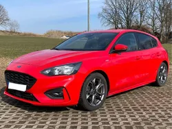 Rot Gebraucht 2018 Ford Focus ST-Line Limousine | 13.000 € (Fairer Preis)