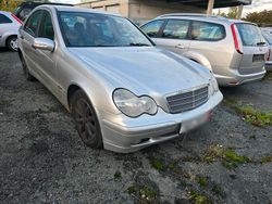 Silber Gebraucht 2005 Mercedes C220 Limousine | 2.000 € (Fairer Preis)