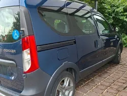 Blau Gebraucht 2019 Dacia Dokker Stepway Van | 12.300 € (Fairer Preis)