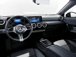 Hightechsilber metallic Neu 2025 Mercedes A180 Limousine | 48.885 € (Teuer)