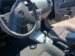 Grau Gebraucht 2009 Opel Astra Kombi | 3.950 € (Fairer Preis)