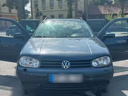 Blau Gebraucht 2006 VW Golf V Kombi | 2.000 € (Fairer Preis)