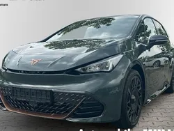 Dunkelgruen Neu 2025 Cupra Born VZ2 Kleinwagen | 55.975 € (Etwas zu teuer)