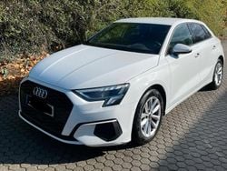 Weiß Gebraucht 2021 Audi A3 Ambiente Limousine | 21.800 € (Fairer Preis)