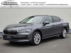 Grau Gebraucht 2022 Skoda Superb Selection Limousine | 40.290 € (Fairer Preis)