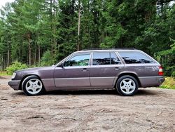 Braun Gebraucht 1994 Mercedes E230 Limousine | 3.250 €