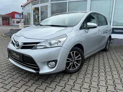 Silber Gebraucht 2013 Toyota Verso Life Van / Kleinbus | 10.990 € (Fairer Preis)