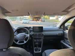 Grau Gebraucht 2024 Dacia Jogger Extreme Van / Kleinbus | 19.500 € (Guter Preis)