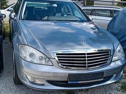 Grau Gebraucht 2006 Mercedes 320 Limousine | 7.999 €