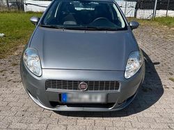 Grau Gebraucht 2009 Fiat Grande Punto Kleinwagen | 1.650 € (Etwas zu teuer)