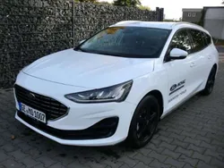Weiss Gebraucht 2024 Ford Focus Titanium Kombi | 22.990 € (Guter Preis)