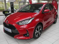 Karminarot metallic Neu 2024 Toyota Yaris Hybrid Team Kleinwagen | 23.990 € (Guter Preis)