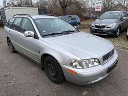 Grau Gebraucht 2003 Volvo V40 Kombi | 495 € (Superpreis)