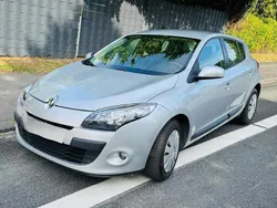 Grau Gebraucht 2009 Renault Mégane III Limousine | 3.900 € (Fairer Preis)