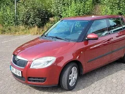 Rot Gebraucht 2009 Skoda Fabia Ambiente Limousine | 4.250 € (Etwas zu teuer)