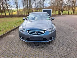 Grau Gebraucht 2011 Honda Accord Limousine | 10.600 € (Fairer Preis)