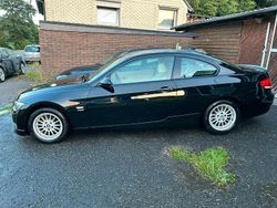 Beige Gebraucht 2009 BMW 320 Coupé | 10.499 € (Teuer)