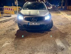 Grau Gebraucht 2010 Nissan Qashqai SUV | 8.000 €