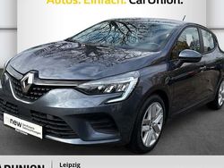 Grau Gebraucht 2021 Renault Clio V Evolution Limousine | 10.490 € (Guter Preis)