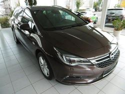 Braun Gebraucht 2016 Opel Astra Dynamic Limousine | 12.390 € (Etwas zu teuer)