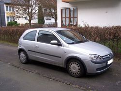 Silber Gebraucht 2004 Opel Corsa Kleinwagen | 1.000 €